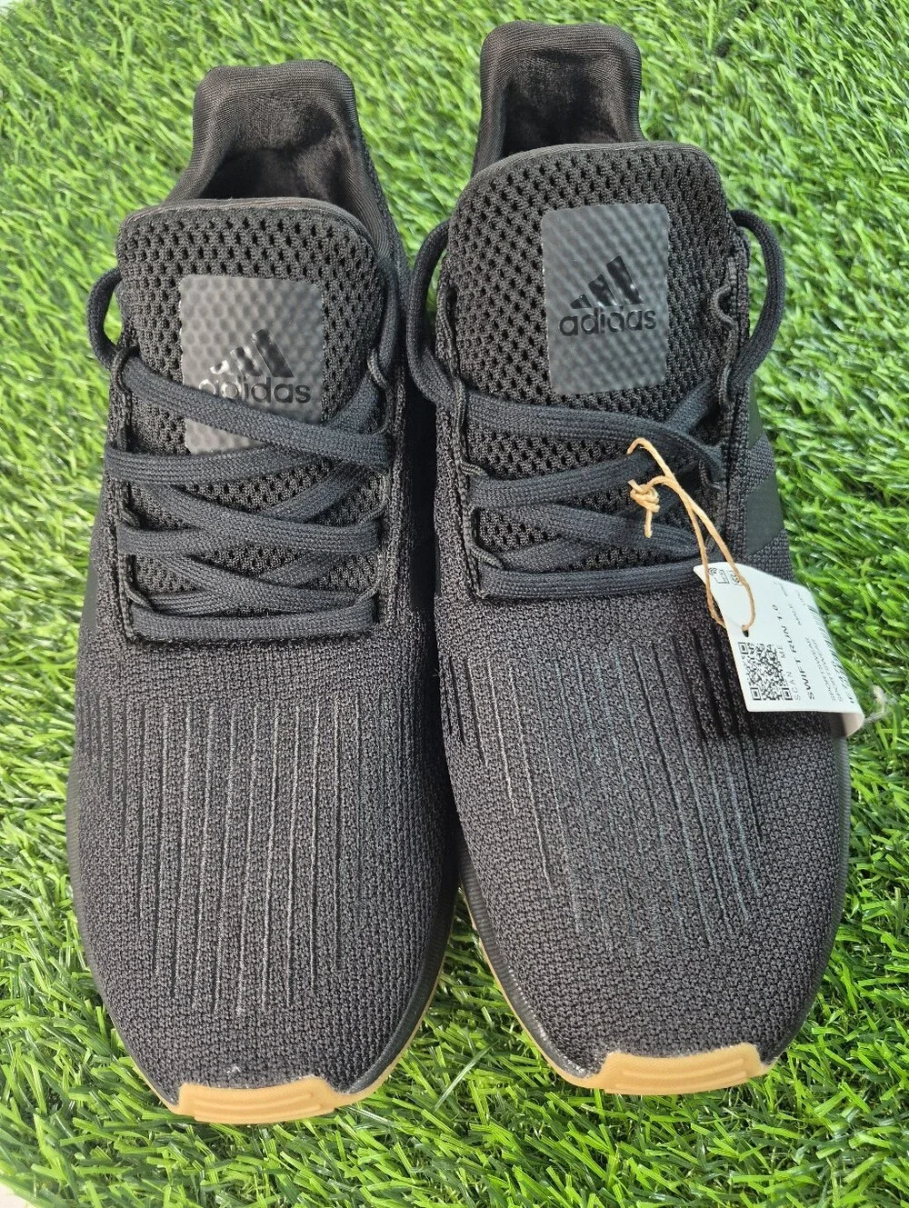 Adidas Swift Run 1.0 Men’s 7.5 Black Gum Running Shoes IE7476 NWT
